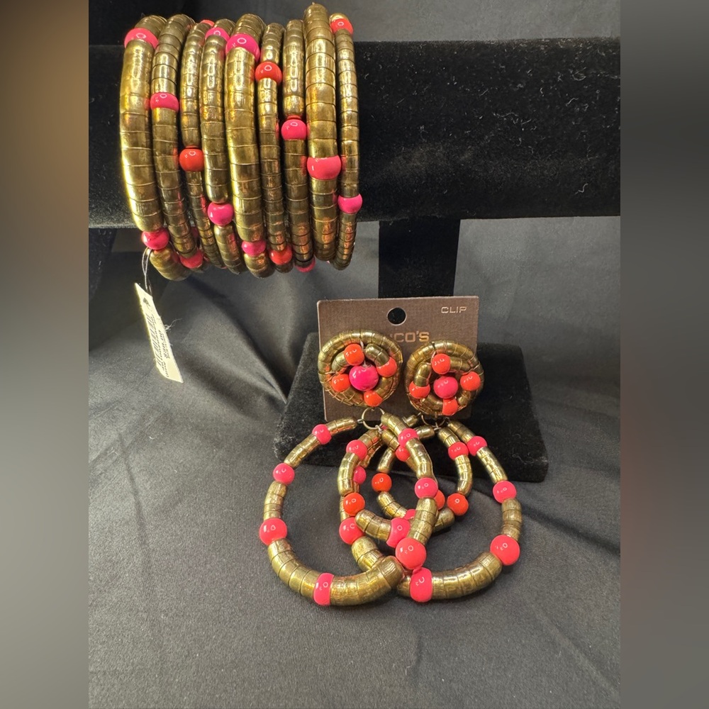 NWT Chico’s Pink & Gold Chunky Bracelet and Earring Set